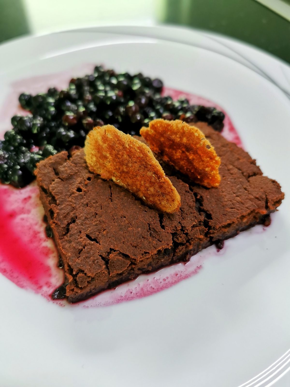 Read more about the article Einfach – Kichererbsen Brownies